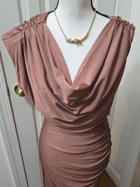 PREMIER AMOUR BRAND WOMENS PLUS BEAUTIFUL MAUVE DRAPE NECK EVENING DRESS SIZE 16